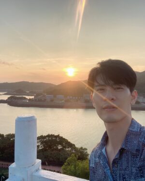 Cheng-Yang Wu Instagram - 這週去了一個神秘的地方拍戲
終於回來了
因為這次的內容體力負荷巨大
算是到今天才回神
一回來又馬不停蹄的上課拍照
現在才浮出水面

這次的拍攝內容很精彩
很期待成品跟大家見面