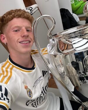 Chente Ydrach Instagram - Fokin @10jeremyandre con la oportunidad de levantar la Champions junto al @realmadrid!!! El futuro va a estar cabron pa’ Jeremy!! Felicidades 🔥🔥🔥