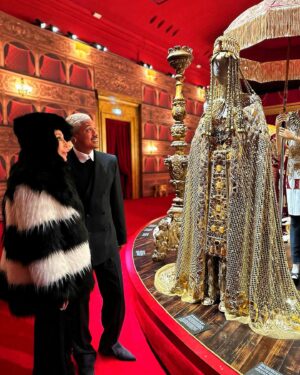 Cher Instagram - Biggest congratulations to Stefano and Domenico, @dolcegabbana on their 40th anniversary and the opening of such a beautiful exhibit at the Palazzo Reale. @ae4president and I had such a wonderful evening celebrating with you all, and being a part of such an incredible Italian evening.
❤️☺️🥂💋💃🇮🇹