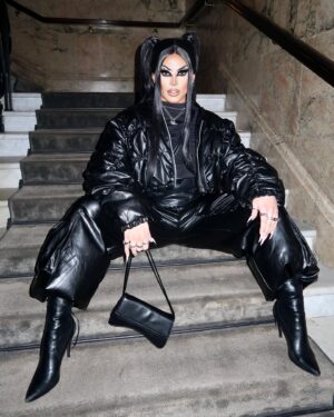 Cherry Valentine Instagram - Don’t make me beg 4 u ⚔️

@londonedition celebrating @charli_xcx album launch for #CRASH last week. ❤️‍🔥
