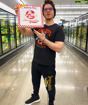 Chester Rushing Instagram - “Stranger Things”🍕Pineapple on pizza Yes or No? #food #strangerthings #actor #pizza