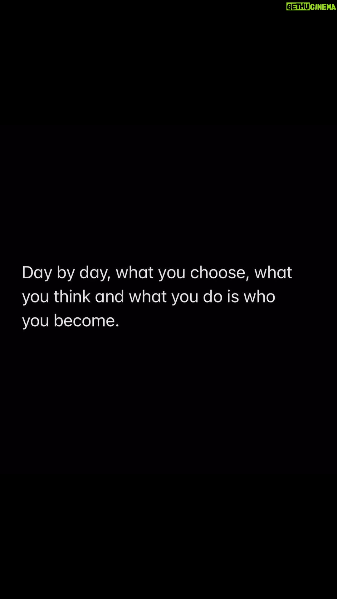 Chetan Bhagat - 22.2K Likes - Your daily decisions and habits shape who you become š”
Posted @withregram ⢠@motivationmafia