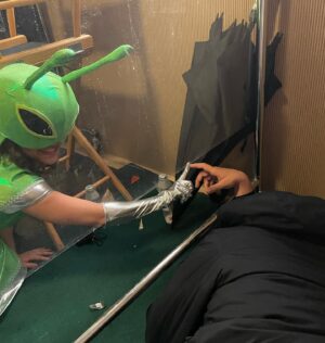 Cheyenne Isabel Wells Instagram - Little appreciation post for Martian Olivia💚 one of my favorite costumes @pinkladiescostumes @smawkins 

If you haven’t watched yet i would binge, these episodes just keep getting better! Episode 5 out now, use code PINKLADIES to get one month free on @paramountplus 💋