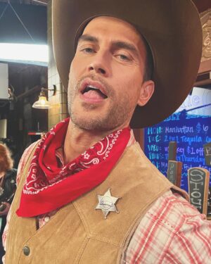 Cheyenne Jackson Instagram - Ever wondered what the hell you’re doing with your life?  Tonight is one of my favorite episodes of @callmekatfox so far because it depicts an existential crisis in a really clever and funny way.  Thanks Sheldon Bull & Chelsea Myers for writing a great script and Michelle Azenzer Bear for the detailed and sensitive direction.