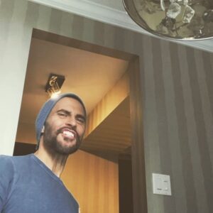 Cheyenne Jackson Instagram - Last day of quarantine. 💥 New music from my pal @bensplatt getting me THROUGH it today.  Also on repeat, “GOOD” by @cynthiaerivo.  #DadDance #Imagine