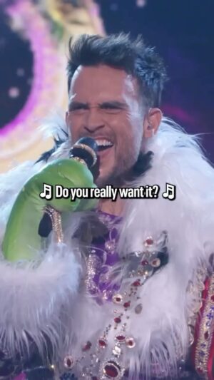 Cheyenne Jackson Instagram - From playing Max on @callmekatfox, to becoming a finalist on @maskedsingerfox! 

What an honor it was to be #ThePrinceMask as we fought for La Copa De El Cantante Enmasacardo. 🎭 🏆

🎵: La Copa De La Vida (The Cup of Life)
🗣: @ricky_martin 
📺: #TheMaskedSinger