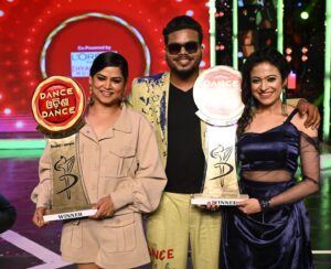 Chhandita Padhi Instagram - Thank you zee sarthak for giving me an opportunity to showcase my dancing skills and talent.
Thank you puchu Bhai  for always being there for me as a pillar of support.

Most important my one and only partner, @soumya_s_kanungo without whom this journey was incomplete... she really has put me through a lot.
 Despite so much work and busy schedule, we have tried to cover everything with utmost care.

Last but not the least Thank you so much Kabir sir @kabirprasadpradhanofficial 
The one who recognized my strengths and weaknesses and prepared me for good performance through out.
We tried a lot of new things, we used to think about performance and new ideas day and night. All that hardworking paid off today.

Thank you to all the audience for giving your love. I hope that you will continue to love and support us like this in future.❤️👏🙏🥳🥳