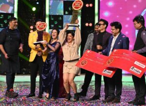 Chhandita Padhi Instagram - Thank you zee sarthak for giving me an opportunity to showcase my dancing skills and talent.
Thank you puchu Bhai  for always being there for me as a pillar of support.

Most important my one and only partner, @soumya_s_kanungo without whom this journey was incomplete... she really has put me through a lot.
 Despite so much work and busy schedule, we have tried to cover everything with utmost care.

Last but not the least Thank you so much Kabir sir @kabirprasadpradhanofficial 
The one who recognized my strengths and weaknesses and prepared me for good performance through out.
We tried a lot of new things, we used to think about performance and new ideas day and night. All that hardworking paid off today.

Thank you to all the audience for giving your love. I hope that you will continue to love and support us like this in future.❤️👏🙏🥳🥳