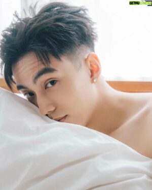 Chi-Sheng Mao Instagram - 🔗Link on my bio🔗
Thank you guys for waiting! 海外的粉絲朋友們久等了～
又來辣你們眼睛啦！台灣及海外的購物網站來囉！支持多元付款多元取貨！
“Muji Hsu X ParkerMao X Mozy Yu X Howin An” Working together to shoot male body portraits, is also actor Parker Mao Qisheng’s biggest breakthrough, recording the results of his fitness! The global purchase link is on my homepage👆👆Supports multiple payment methods (you can also buy in Taiwan)

“P.S if you couldn’t find your country, plz select the others”

@mozy084 @muji_jhsu @howi_n7 @hwc_entertaiment 
#毛祁生限量寫真集封面 #寫真集海外開放預購啦