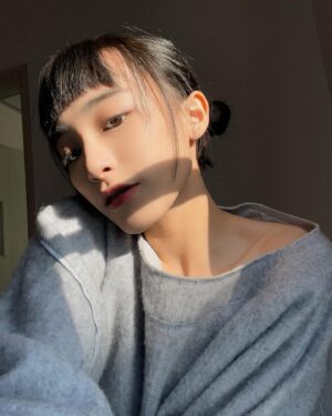 Chia-En Chen Instagram - 曬一個下午的太陽～🌞☁️✈️🌳💛

Thanks @uuin_official 🈵️🈵️的愛心！
