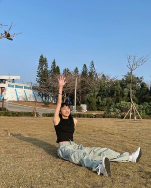 Chia-En Chen Instagram - 剛剛在和澎湖觀音亭說明一下我回來了～ 新年快樂 🌳💛