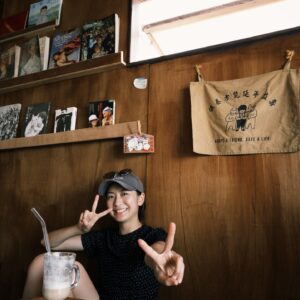 Chia-Wei Chu Instagram - 心還在蘭嶼⛰️

別人的泡水照就很水
我的為何就像遇難！！🤷🏻‍♀️🤦🏽‍♀️😫