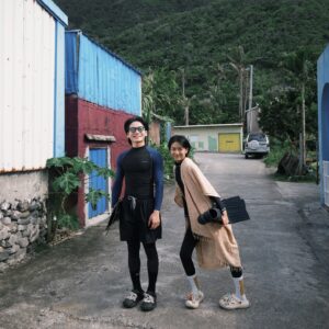 Chia-Wei Chu Instagram - 心還在蘭嶼⛰️

別人的泡水照就很水
我的為何就像遇難！！🤷🏻‍♀️🤦🏽‍♀️😫