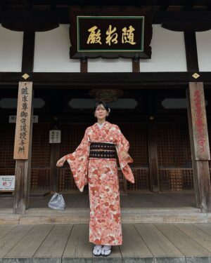 Chia-Wei Chu Instagram - 終於穿到和服了💓💓

#着物 #きもの #kimono #京都 #清水寺