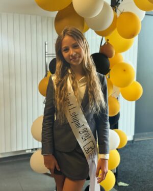 Chiara Nella Kekrt Instagram - Školní rok 2023/24 za námi a HURÁÁÁ na prázdniny🤩🥳❤️
Kam se chystáte vy😍?

#prazdniny #leto #summer #goodbye #schoolyear #welcome #holidays