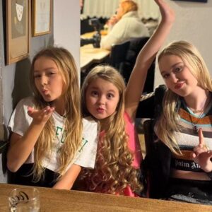 Chiara Nella Kekrt Instagram - BLOND KOMANDO 😉✌️❤️ na Christmas party Divadla Broadway 🥳 🎉🍹🎈Milujuuu ❤️🥰😍

@divadlo_broadway ❤️

#party #christmas #christmasparty #divadlobroadway #divadlo #theatre #musical #muzikal #uslepicek #blond #komando #blondkomando