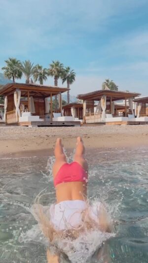 Chiara Nella Kekrt Instagram - I love the sea🌊🩵💍

#sea #swimming #bestholidays #fun #reels #trending
