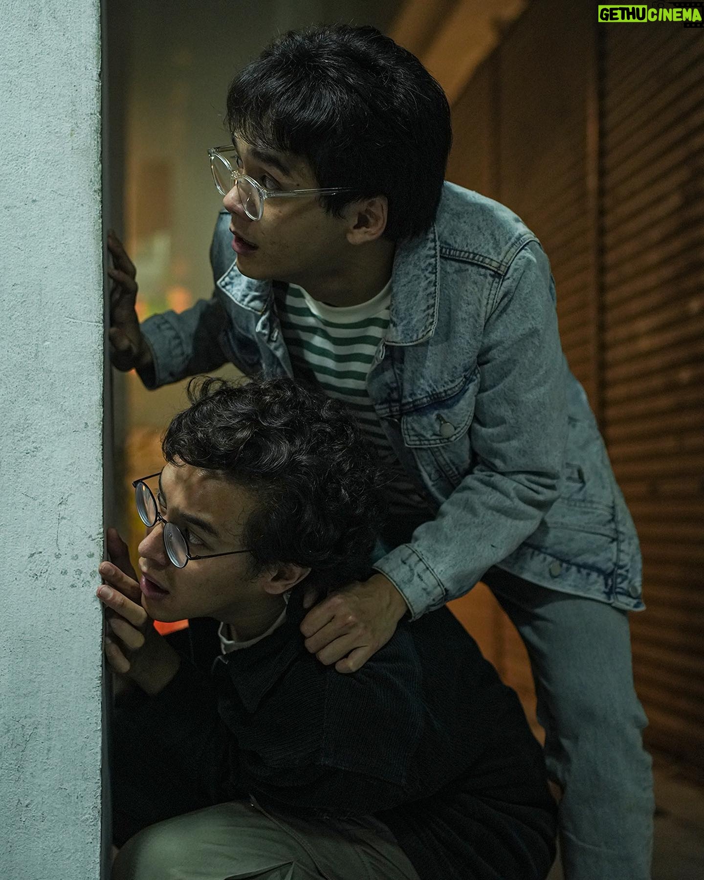 Chicco Kurniawan - 12.5K Likes - Cuma Oscar, William, dan yang udah nonton tau kenapa mereka ngumpet dan ketakutan kayak gitu.
Buat yang belum nonton, film #13BomdiJakarta masih ada di bioskop.
Buruan beli tiket nontonnya dan ke bioskop segera sebelum kamu menyesal!
#13BomdiJakartaFilm
#SedangTayangdiBioskop
