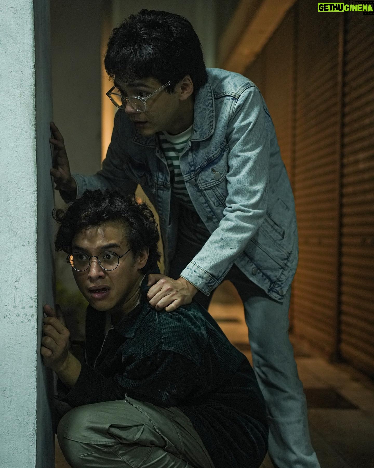 Chicco Kurniawan - 12.5K Likes - Cuma Oscar, William, dan yang udah nonton tau kenapa mereka ngumpet dan ketakutan kayak gitu.
Buat yang belum nonton, film #13BomdiJakarta masih ada di bioskop.
Buruan beli tiket nontonnya dan ke bioskop segera sebelum kamu menyesal!
#13BomdiJakartaFilm
#SedangTayangdiBioskop