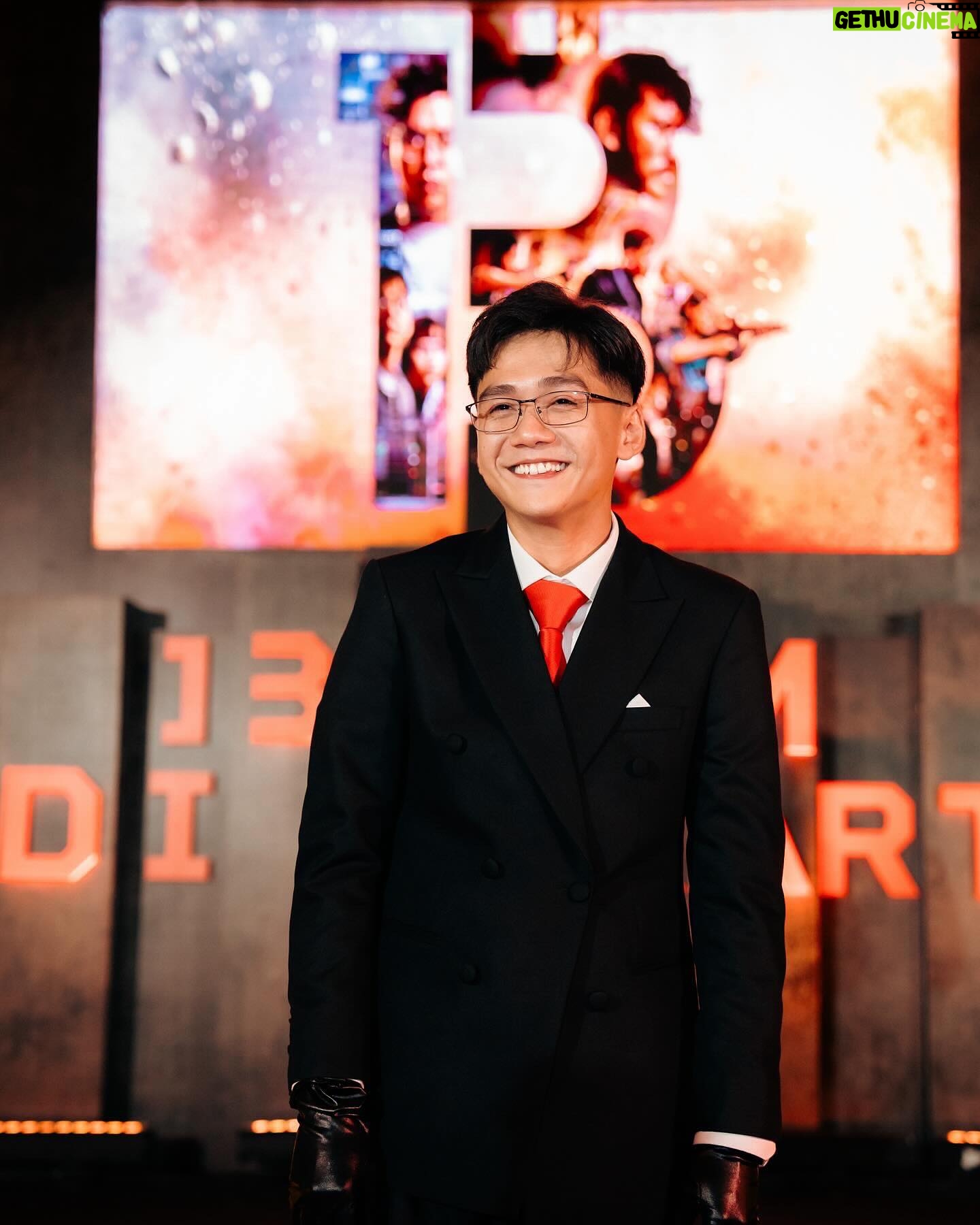 Chicco Kurniawan - 11.6K Likes - Premier "13 Bom Di Jakarta" !!
Stylist @hydrangga 🔥🔥
Suit @wonghangtailor @stephenwongso ❤️❤️
Photo @armanfebryan 🫶🫶