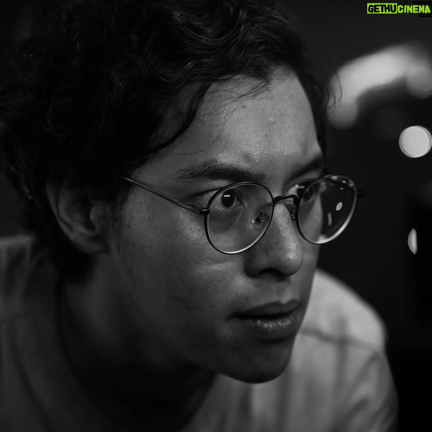 Chicco Kurniawan - 10.6K Likes - Peek a 👻 @13bomdijakartafilm on @netflixid !
x
#stillphotography #stillphotographer #behindthescenes #candidphotography #filmmaking #makingof #trirtn #blackandwhitephotography