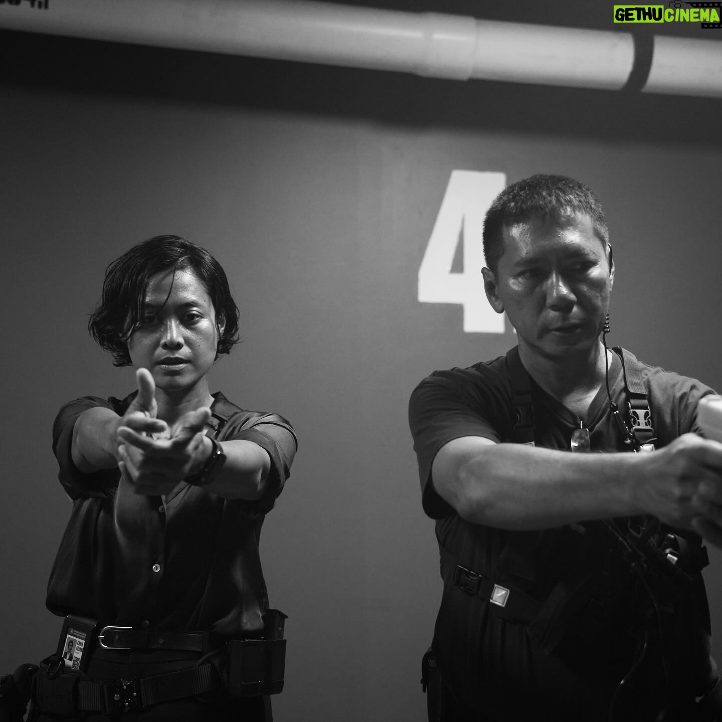 Chicco Kurniawan - 10.6K Likes - Peek a 👻 @13bomdijakartafilm on @netflixid !
x
#stillphotography #stillphotographer #behindthescenes #candidphotography #filmmaking #makingof #trirtn #blackandwhitephotography