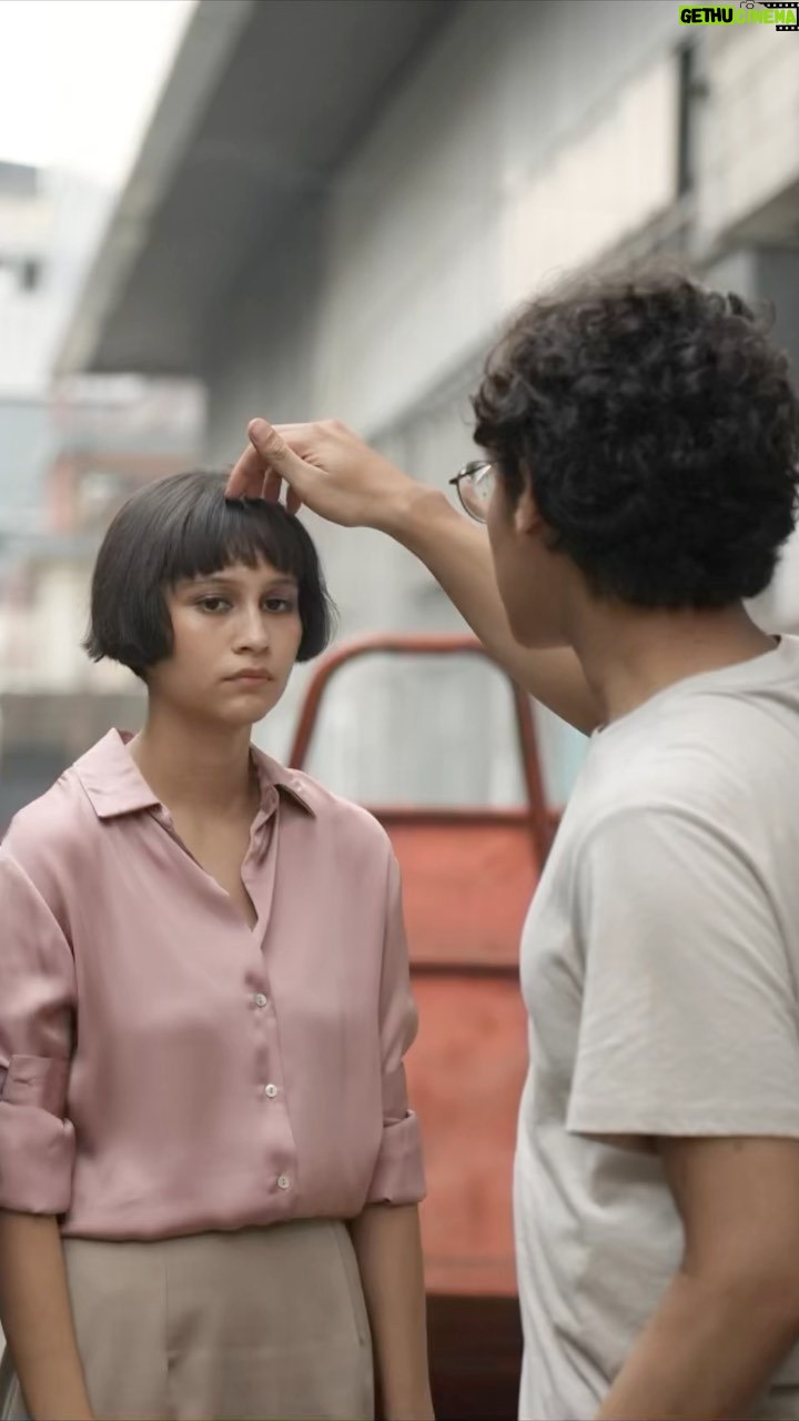 Chicco Kurniawan - 12.6K Likes - Kayaknya tunangannya William itu Oscar deh, bukan Agnes 🥲💔
Tonton #13BomdiJakartaFilm tgl 28 des dan cari tau siapa tunangan Will yang sebenarnya 💍