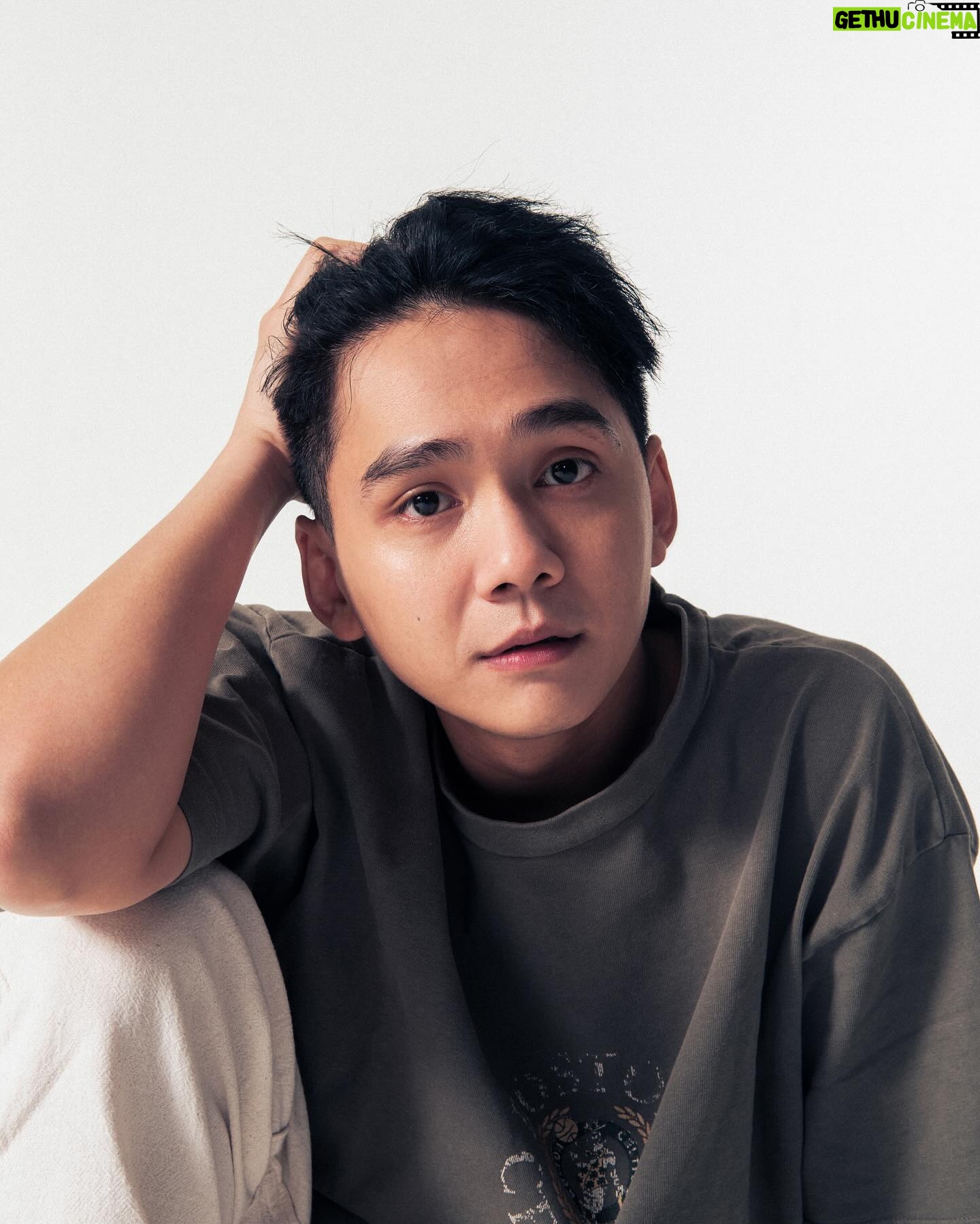 Chicco Kurniawan - 17.3K Likes - Homey close up ~
Photographer @vonywong
Mua @makeupbylizaadilah
Asst. mua @liaakm
Hairdo @nilahairdo