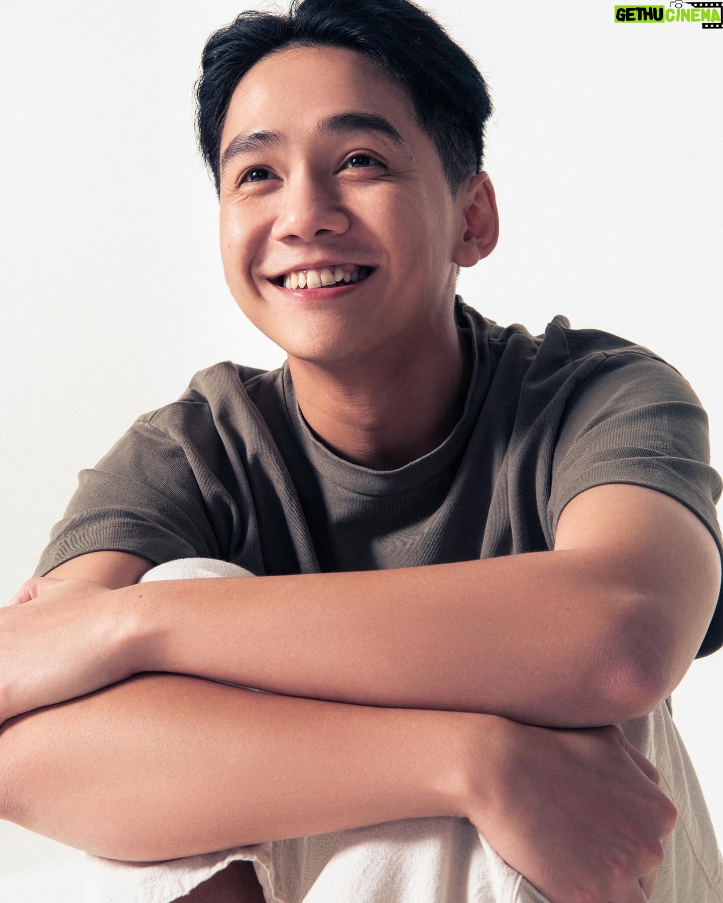 Chicco Kurniawan - 17.3K Likes - Homey close up ~
Photographer @vonywong
Mua @makeupbylizaadilah
Asst. mua @liaakm
Hairdo @nilahairdo