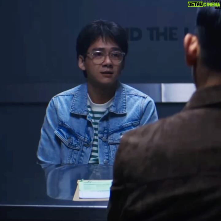Chicco Kurniawan - 25.8K Likes - Gimana sih Oscar (@chiccokurniawan), orang lagi serius kok malah cengengesan🙂
#13BomdiJakarta
#13BomdiJakartaFilm
#SedangTayangdiBioskop