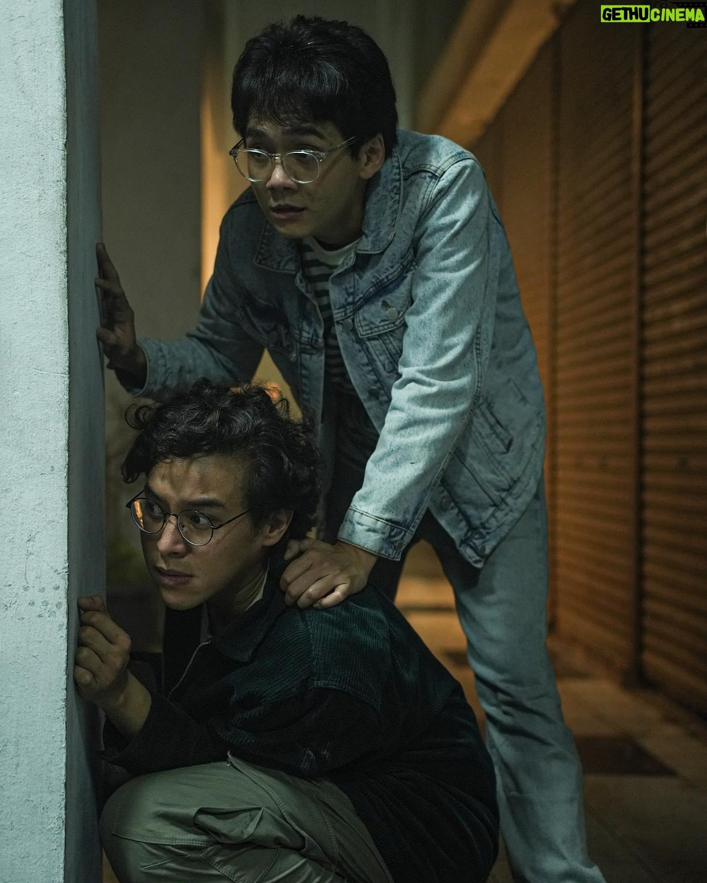 Chicco Kurniawan - 12.5K Likes - Cuma Oscar, William, dan yang udah nonton tau kenapa mereka ngumpet dan ketakutan kayak gitu.
Buat yang belum nonton, film #13BomdiJakarta masih ada di bioskop.
Buruan beli tiket nontonnya dan ke bioskop segera sebelum kamu menyesal!
#13BomdiJakartaFilm
#SedangTayangdiBioskop