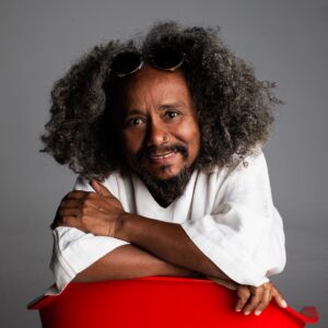 Chico César Instagram - em paz com o mundo e comigo

foto: @josedeholanda_