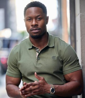 Chido Nwokocha Instagram - From a distance… 
.
.
.
🪞(styled)  @brianjordanjr 
📸 @joshua_dwain 
.
#newyork #smooth #summer #sunsetlover
