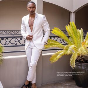 Chido Nwokocha Instagram - Tell me more…
.
.
.
📸 @dimitryl 
👔 @amiaserrano 
🪞 @missvalnoble 
.
#allwhite #summervibes #chocolate