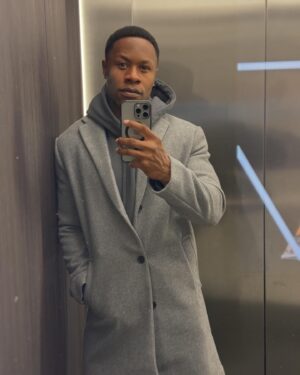 Chido Nwokocha Instagram - Szia! 👋🏾 from Budapest 🇭🇺…
.
.
.
#travelme #europe #Budapest #sweaterweather