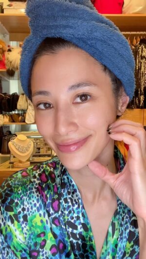 Chien-rong Lee Instagram - 夜間保養有三寶