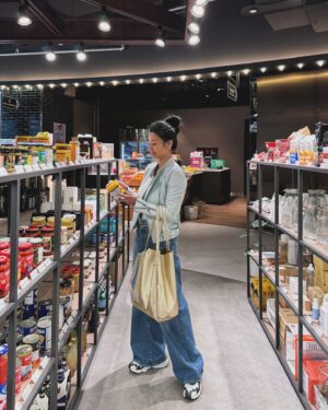 Chien-rong Lee Instagram - 我今天讀到一句話，感覺很阿們！
#假裝美好是主要壓力的來源￼
網路世界裡流行的人設，設好不設壞、設聰不設拙、設富不設窮⋯ 

#討拍這個世界最後得到的是虛空
#真正的愛情是從婚姻後才開始￼
雙方都必須努力，經營家庭要把「力氣用在對的地方」，得到家人的認同，而非網路世界，才是真幸福反饋！

#從蓉聊心事 #美麗蛋 請點頭像收聽～
