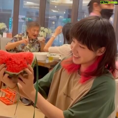 Chih-Siou - 19.6K Likes - .
🍉社交日
📹by @meg_thesound