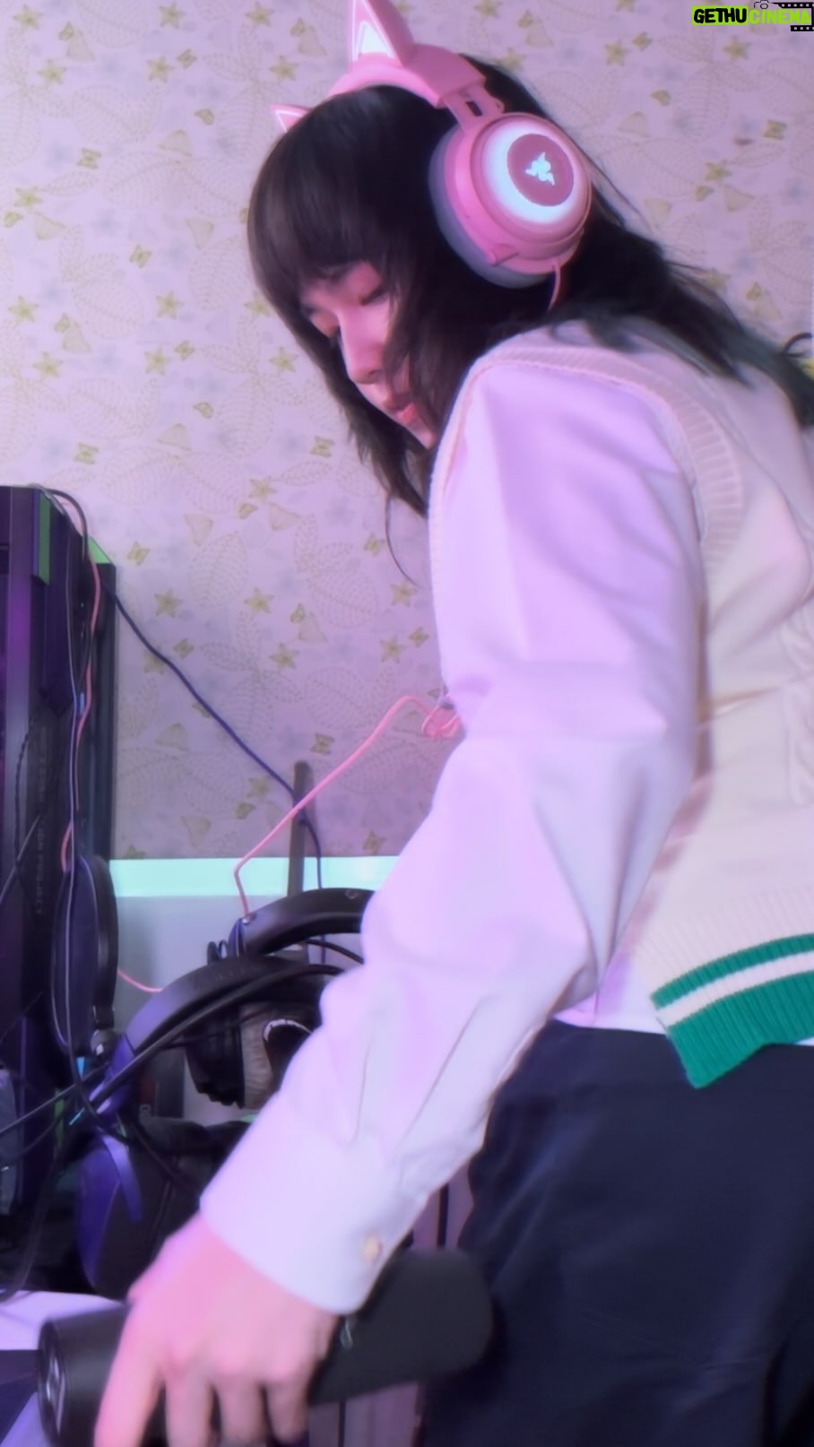 Chih-Siou - 16.9K Likes - .
可以????
留言標記一個還可以ㄉ朋友(⁎⁍̴̛ᴗ⁍̴̛⁎)
音樂/ @chih_siou @everydaze247
影片/ @chih_siou @siou_yu_marcie @ahebru