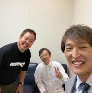 Chihara Junia Instagram - 激レアショット。
頂きました。
ありがとうございます。

#130R
#板尾創路
#ほんこん