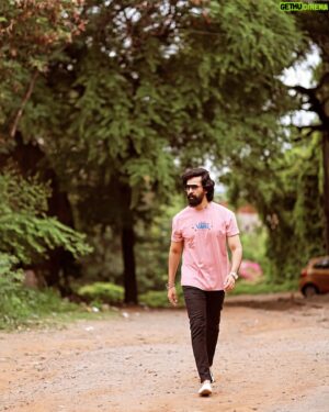 Chirag Jani Instagram - "Life is a marathon, not a sprint. Take each step with purpose and determination to reach your goals! #StayFocused #KeepMovingForward #YouCanDoIt" 🏃🌟 #instagraminspiration 
.
.
.
.
.
Photography:- @venkat_photography_hyd 
Style by :- @sabreen__official 
MUA :- @faizalmakeupart 

.
.
.
#chiragjaniactor #bearded #villain #tollywood #indiancinema #picoftheday #likefollow