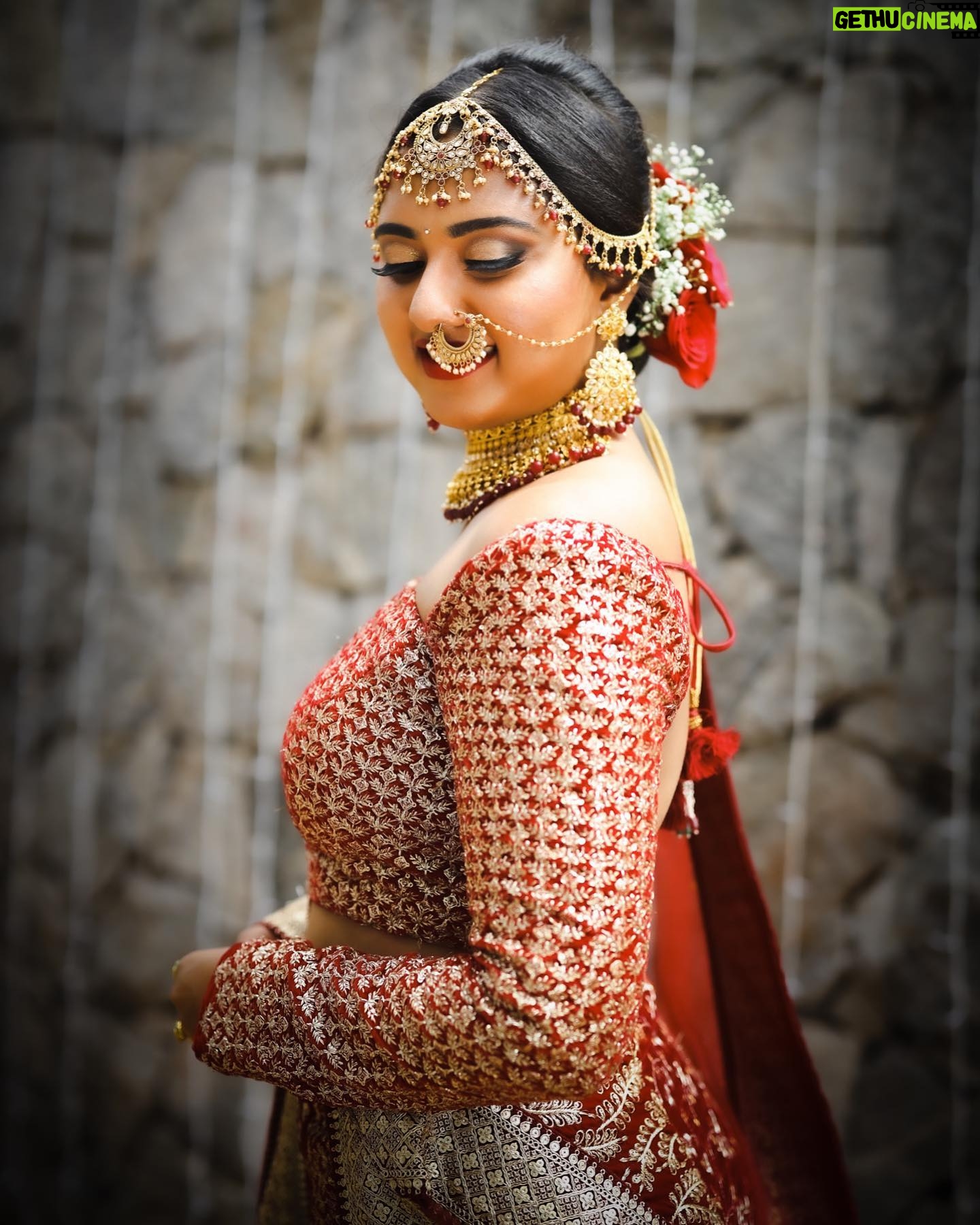 Chirashree Anchan - 1.2K Likes - MAKEOVER SHOOT
.
.
.
.
MUA @piya.artistry
DESIGNER @designermantra
PHOTOGRAPHY @picturestudioproductions