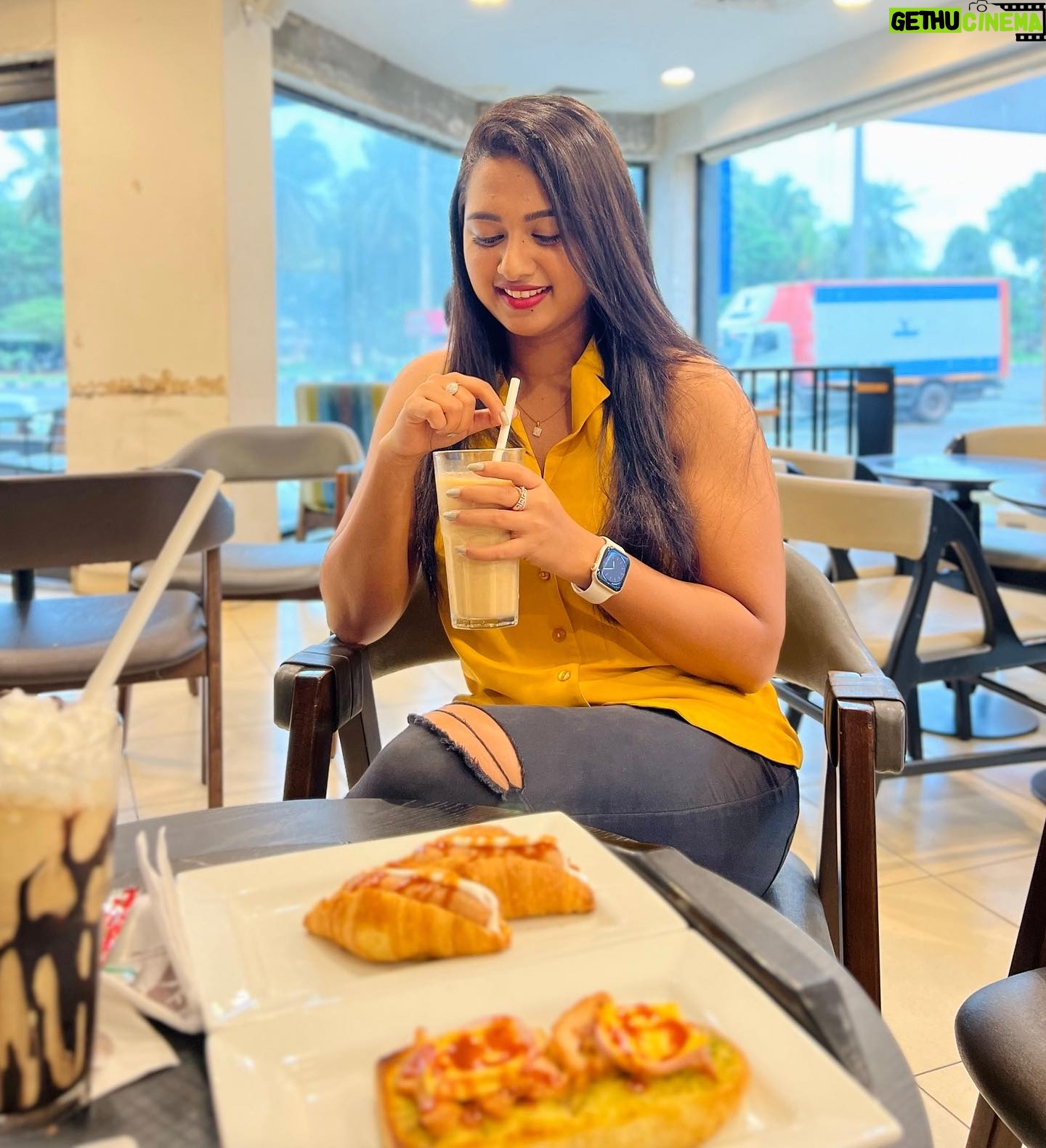 Chirashree Anchan - 1.3K Likes - Everything is better with a frappe in hand!
📸 @chelsea_mclene