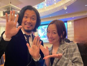 Chisun Instagram - 『犯罪都市　NO WAY OUT』の試写会とアフターパーティーに参加させていただきました
もーねもーね、犯罪都市好きすぎて何十回観たかわからんぐらいで、その映画に青木君が出演すると聞いた時はスーパースーパー感激したのです
そして大大大好きなマドンソク様とお会いすることができました
もー感動ーーーーーー
念願のマドンソク様
ちゃんと韓国語でお話しもさせてもらい贅沢すぎる時間でした
あかん、興奮がまだ止まらん
ほんまに最高でした

満を持して日本に上陸した『犯罪都市　NO WAY OUT』は2月23日公開します
アクションはもちろんのこと、今回は笑いもいつもより散りばめられててとても爽快な映画でした
マドンソクさんはもちろんのこと、新たなヴィラン2人（イジュニョク、青木崇高）にも要注目
そして國村隼さんの存在感
そしてそして脇を固める韓国のスーパー俳優陣も超必見
みなさんぜひぜひ映画館で観てくださいね

（私だれ？w）

ちなみに犯罪都市4も公開されるようで、4では悪人伝でもコンビだったキムムヨルさんが登場
そしてなんといっても1と2に出演していたチャンイス役のパクジファンさんがまたまた登場するみたい
もーたまらん
楽しみすぎるーーーーー
韓国まで観にいこかな

（ほんまに私だれ？w）

#マドンソク
#青木崇高
#犯罪都市
#韓国映画
#마동석
#범죄도시