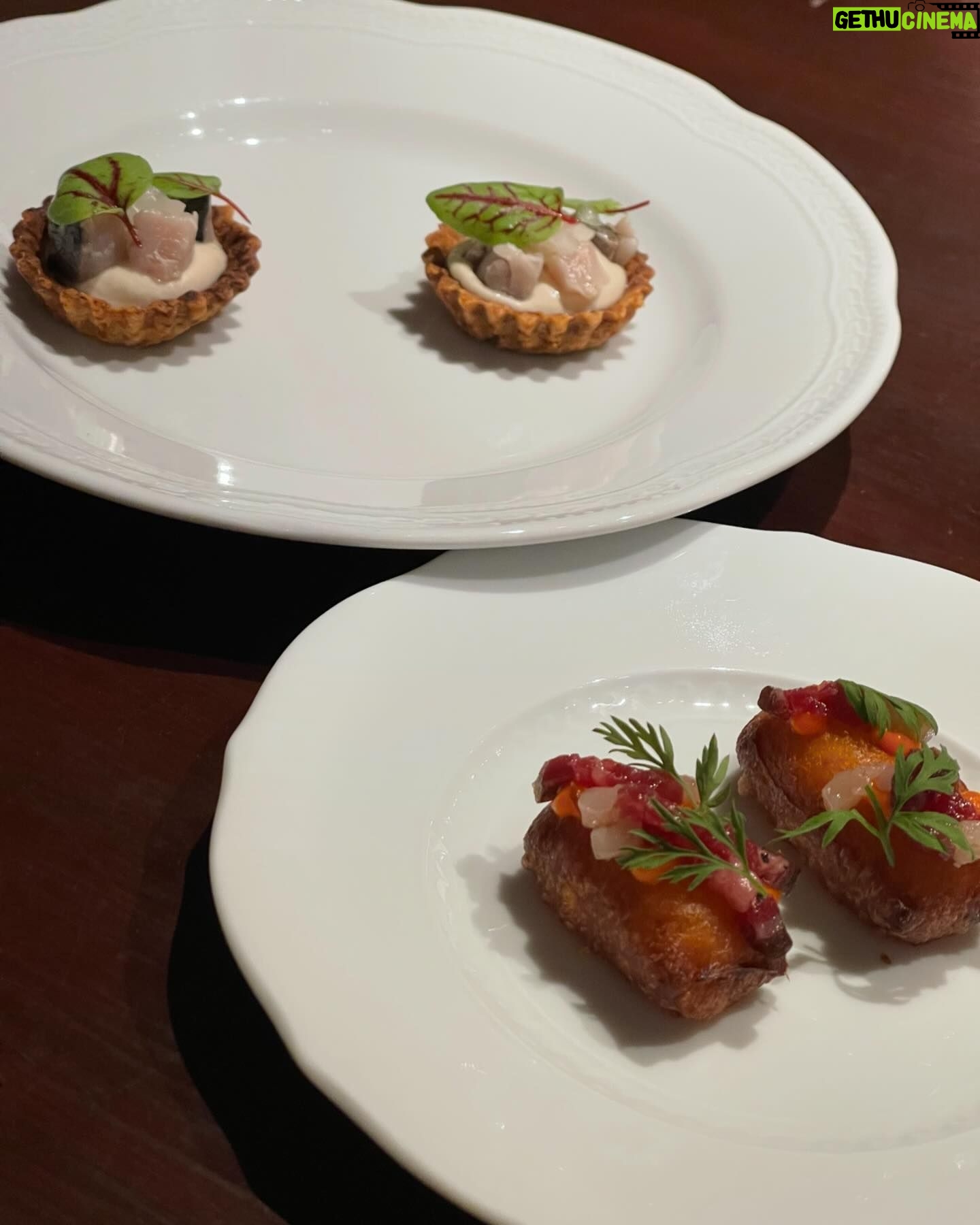 Chisun - 155 Likes - よく行くお店で働いているまりこ🧡
ミシュラン掲載店で修行中の彼と、いつか2人の地元岡山でお店をだすのが夢というまりこ
2人のポップアップレストランに行ってきました
もうとにかく2人が本当に逞しく初々しく、勝手に親心みたく見守ってた
そしてなにより、お料理が本当に全てめちゃめちゃ美味しかった
ワインもペアリングで用意してくれたのだけど、本当にどれも抜群に美味しかった
ほんと大満足!!
2人の夢を勝手に応援してます
岡山でオープンする日はなんとしても駆けつけたい
がんばれ!まりこ🧡
@924mr_
そして定休日にお店をまるっと貸してくる樋渡のオーナーの懐の太さよ
さすがです!!
#まりこ
#いつか岡山で
#レストラン
#応援してます