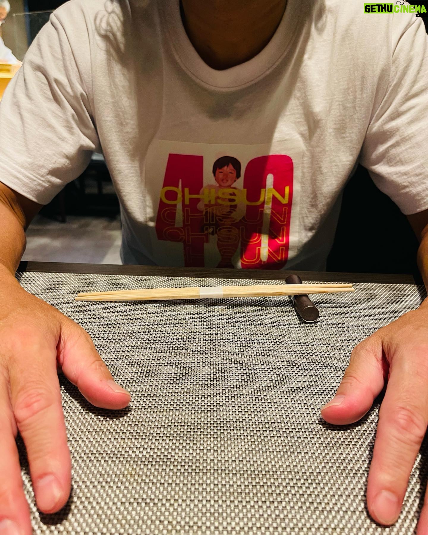 Chisun - 276 Likes - ありがとう
そして
これからも
よろしく😊
#5年
#木婚式
#ちすんtシャツで登場