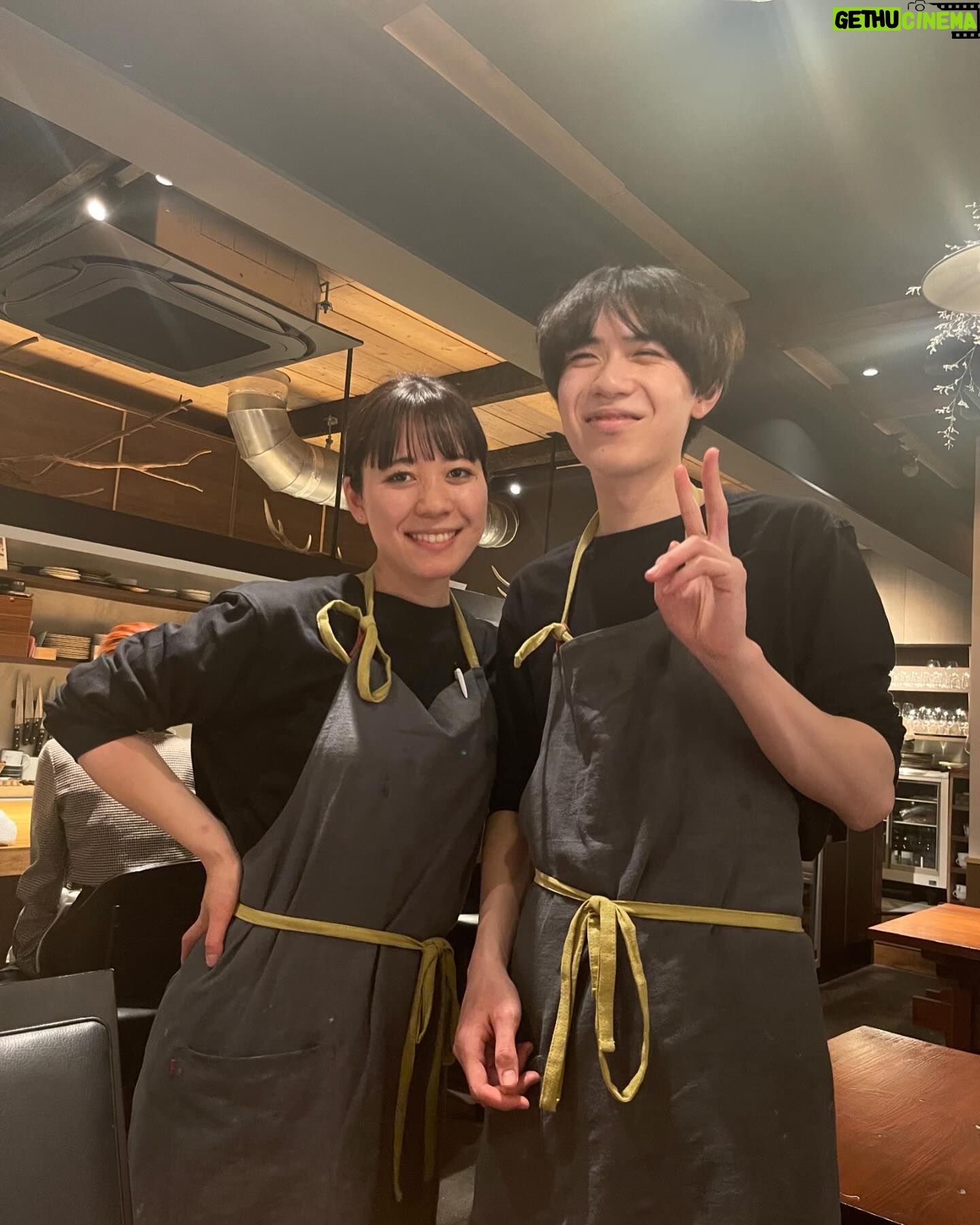 Chisun - 155 Likes - よく行くお店で働いているまりこ🧡
ミシュラン掲載店で修行中の彼と、いつか2人の地元岡山でお店をだすのが夢というまりこ
2人のポップアップレストランに行ってきました
もうとにかく2人が本当に逞しく初々しく、勝手に親心みたく見守ってた
そしてなにより、お料理が本当に全てめちゃめちゃ美味しかった
ワインもペアリングで用意してくれたのだけど、本当にどれも抜群に美味しかった
ほんと大満足!!
2人の夢を勝手に応援してます
岡山でオープンする日はなんとしても駆けつけたい
がんばれ!まりこ🧡
@924mr_
そして定休日にお店をまるっと貸してくる樋渡のオーナーの懐の太さよ
さすがです!!
#まりこ
#いつか岡山で
#レストラン
#応援してます