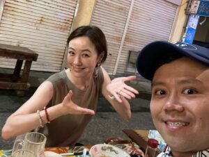 Chisun Instagram - 沖縄で劇団朱雀『祭宴』をみる贅沢✨
最高でした😆
もう何時間でも観てたい
恐るべし早乙女太一さん
隣りに座ってたマダムが
『太一君は人間国宝級だよね』とおっしゃってたが
激しく同意！！

そしてトミーさんと🍜
舞台の話しや近況報告、その他諸々の話であっというまに時間が過ぎちゃった
なんか外国で会ってるような空気感にさらにテンション↗︎↗︎↗︎
トミーさんのトミ子最高だった😆

あー大満足💯

#沖縄でトミーさんと
#劇団朱雀
#祭宴
#観劇一人旅
#ハマりそう
#okinawa
#次は何処へ