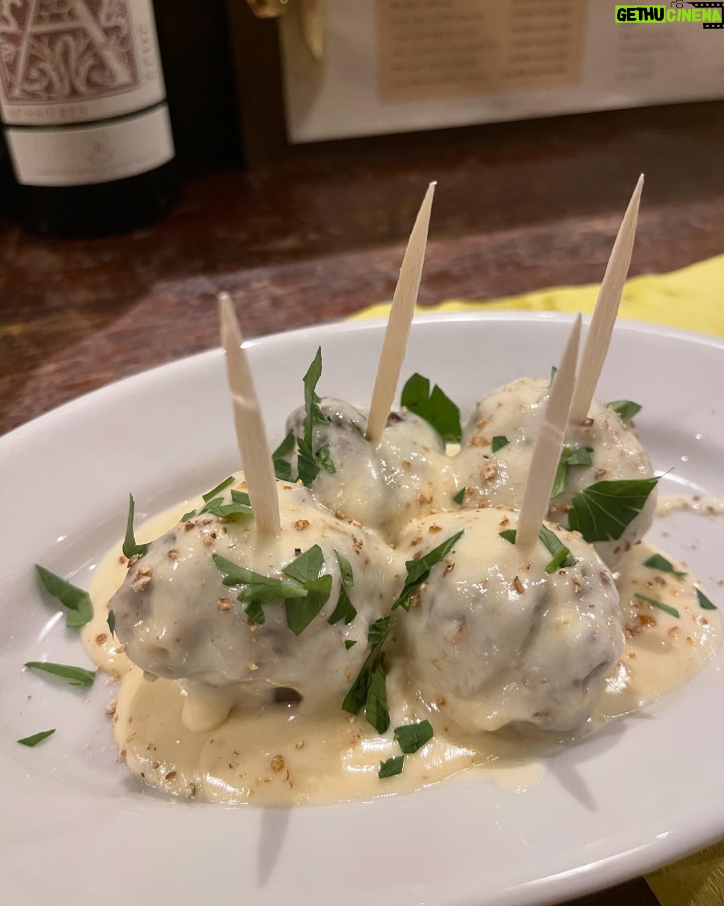 Chisun - 219 Likes - 先日久しぶりのラグリマへ🍻🍝🍷
相変わらず美味でございました〜
手作りのピスタチオのアイスやばかった😆
@lagrima1212
#グルメ
#カジュアルイタリアン
#港区
#麻布十番
#仙台坂
#ラグリマ