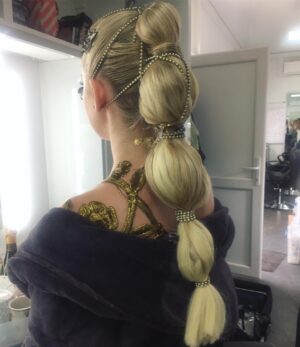 Chloe Arrowsmith Instagram - 🎥🎬✨ I had so much fun working on this during the summer. Glam squad took 3 hours on the hair and to paint me like a gold princess ✨👸🏼 #work #sonypictures 🎭